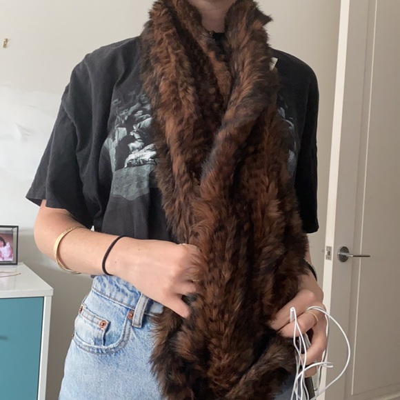 Fur scarf - Picture 2 of 4
